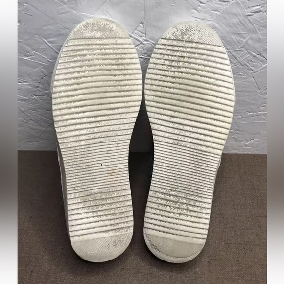 Hey Dude Peyton Women's Sneakers Grey Black Size 8 Lightweight Slip-On Shoes - Picture 13 of 15